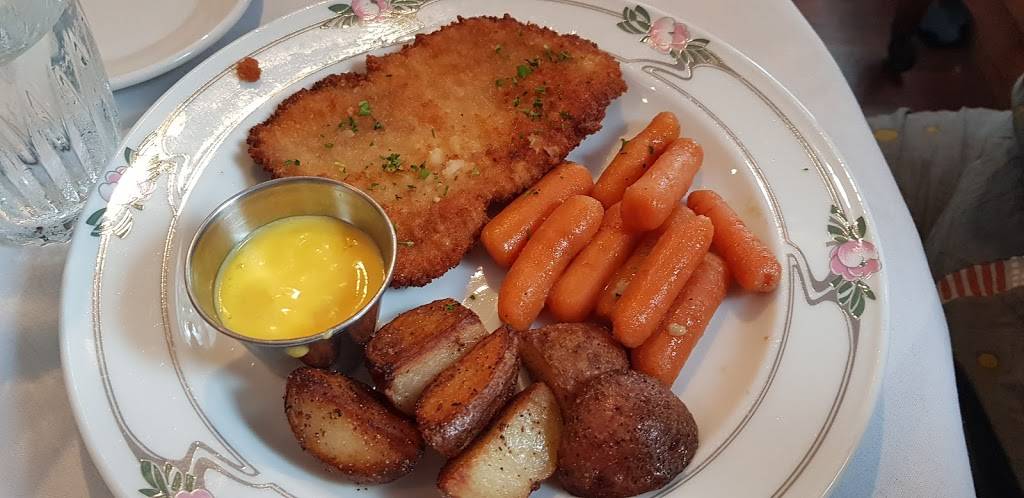 Le Pavillon | restaurant | 45 San Marco Ave, St. Augustine, FL 32084, USA | 9048246202 OR +1 904-824-6202