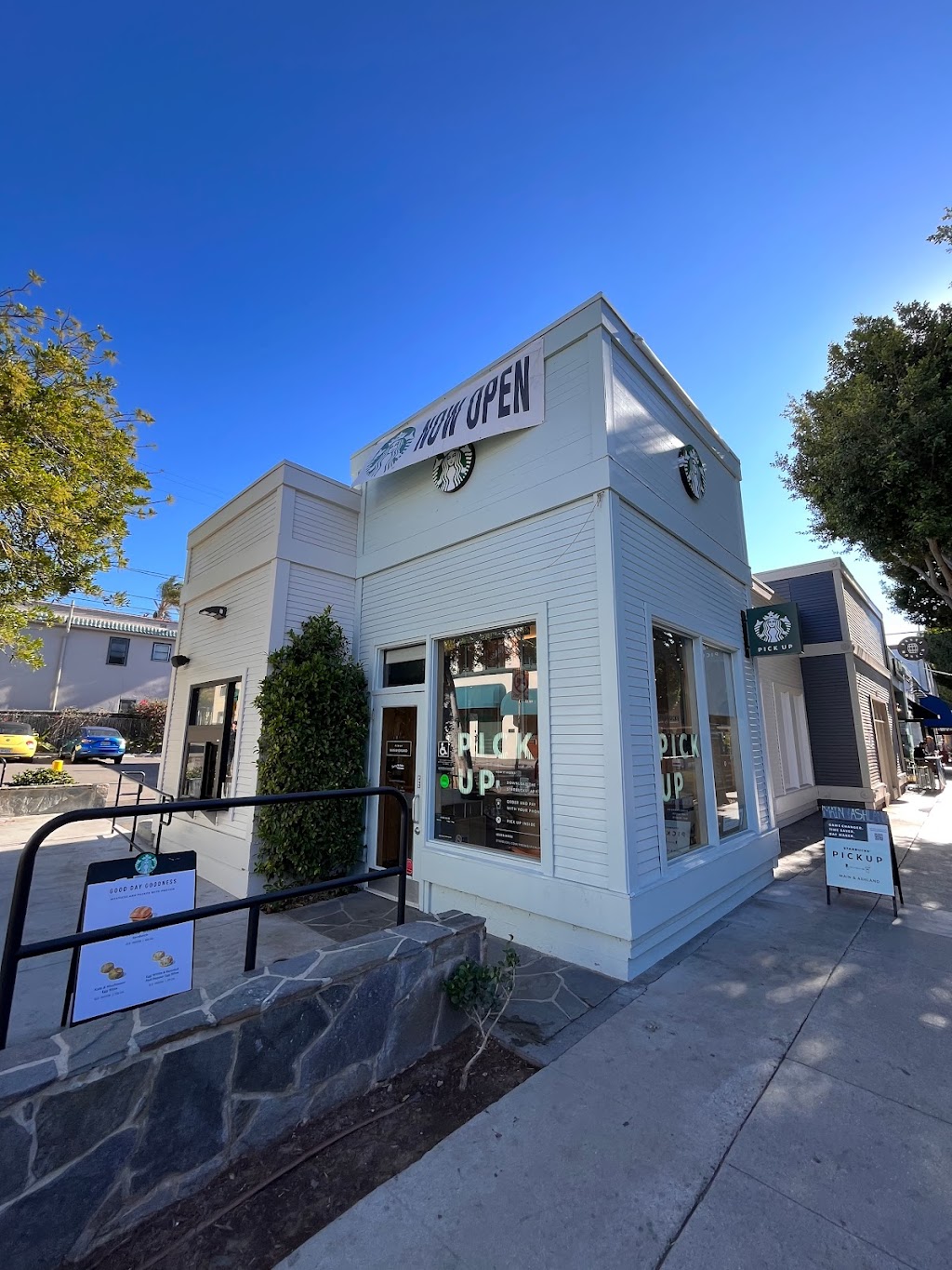 Starbucks | cafe | 2901 Main St, Santa Monica, CA 90405, USA | 3109298353 OR +1 310-929-8353