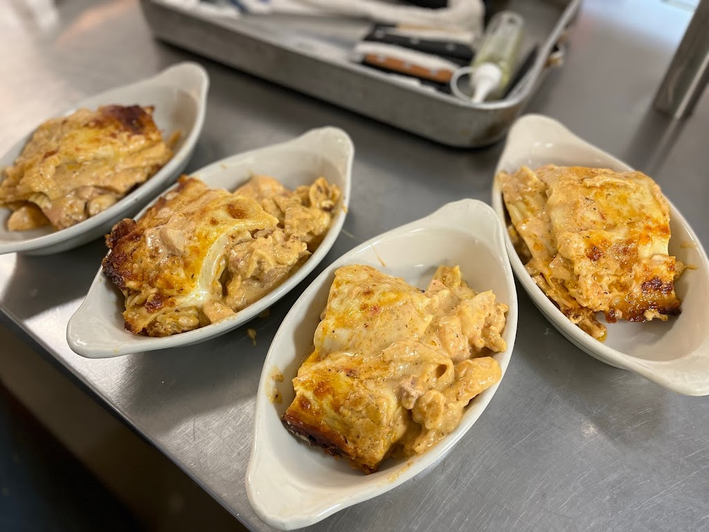 Niblick & Greenes | restaurant | 7535 Falcon Crest Dr #1, Redmond, OR 97756, USA | 5415484220 OR +1 541-548-4220