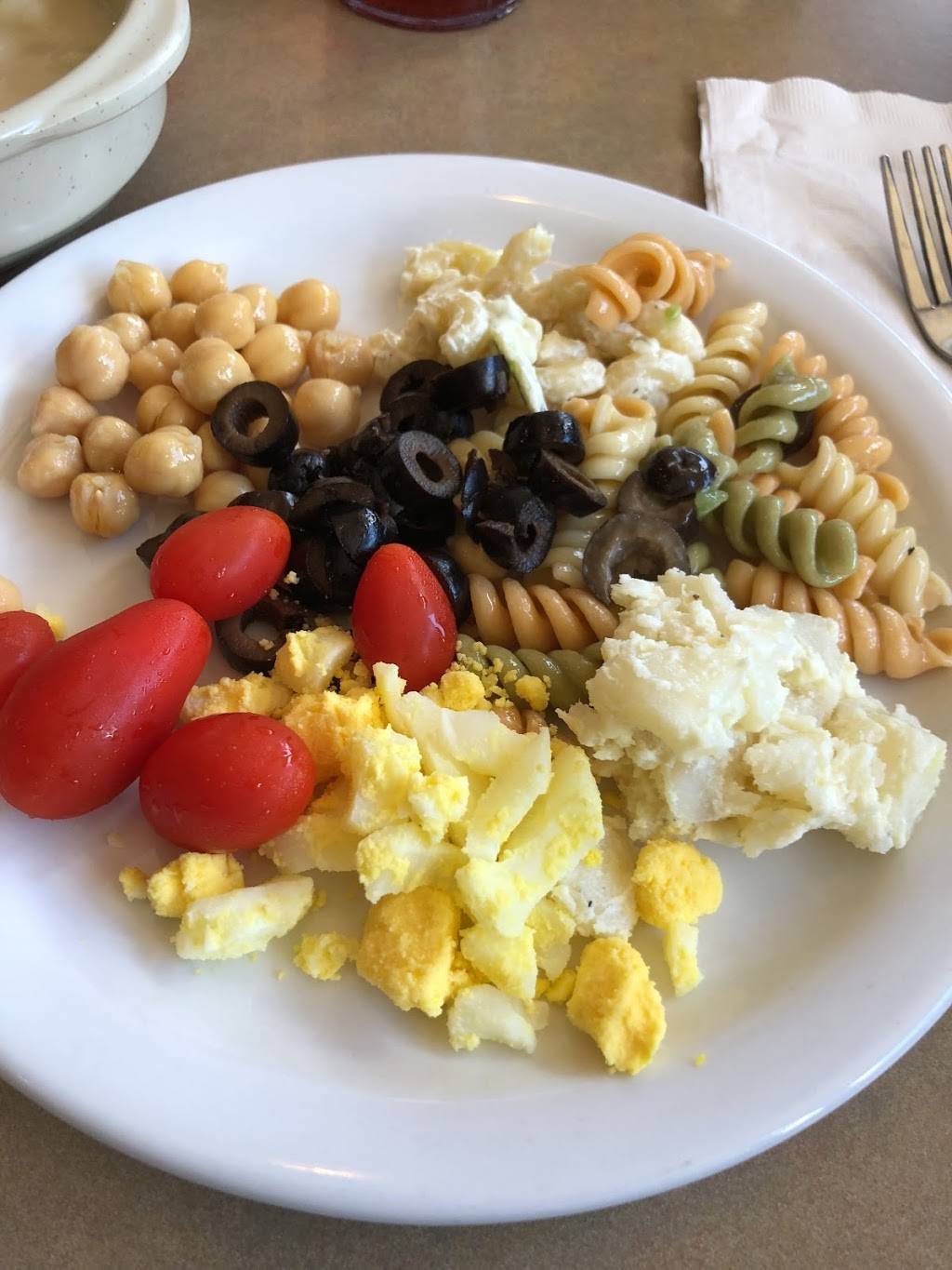 Country Pride | restaurant | 1700 Wilson Rd, Terrell, TX 75161, USA | 9725636939 OR +1 972-563-6939