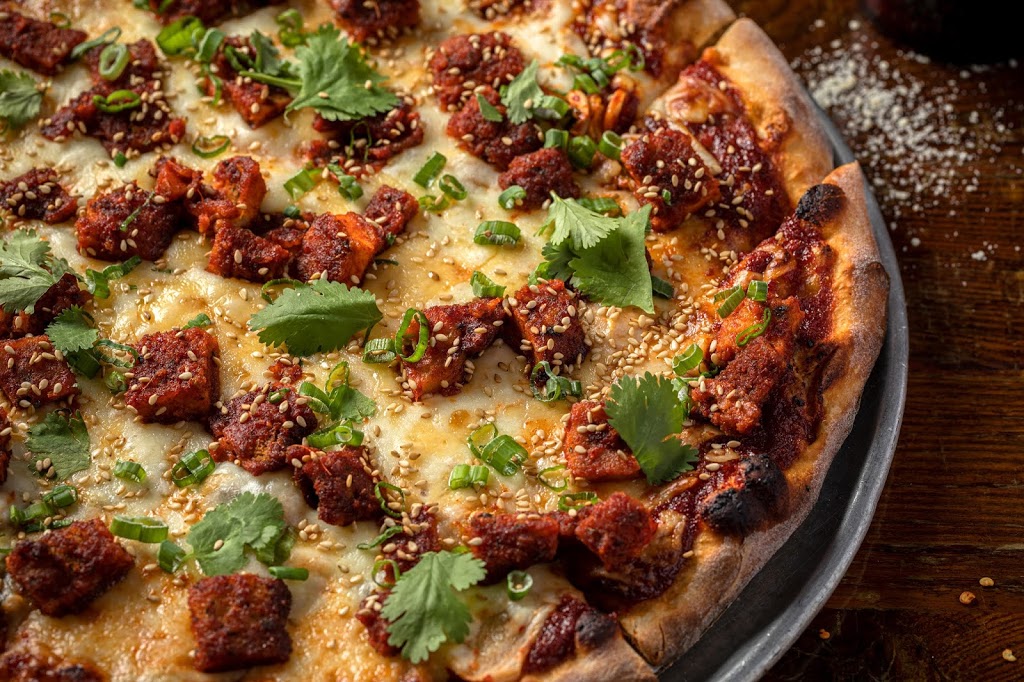 Roots Handmade Pizza- Old Town | restaurant | 1610 N Wells St, Chicago, IL 60610, USA | 3122107788 OR +1 312-210-7788