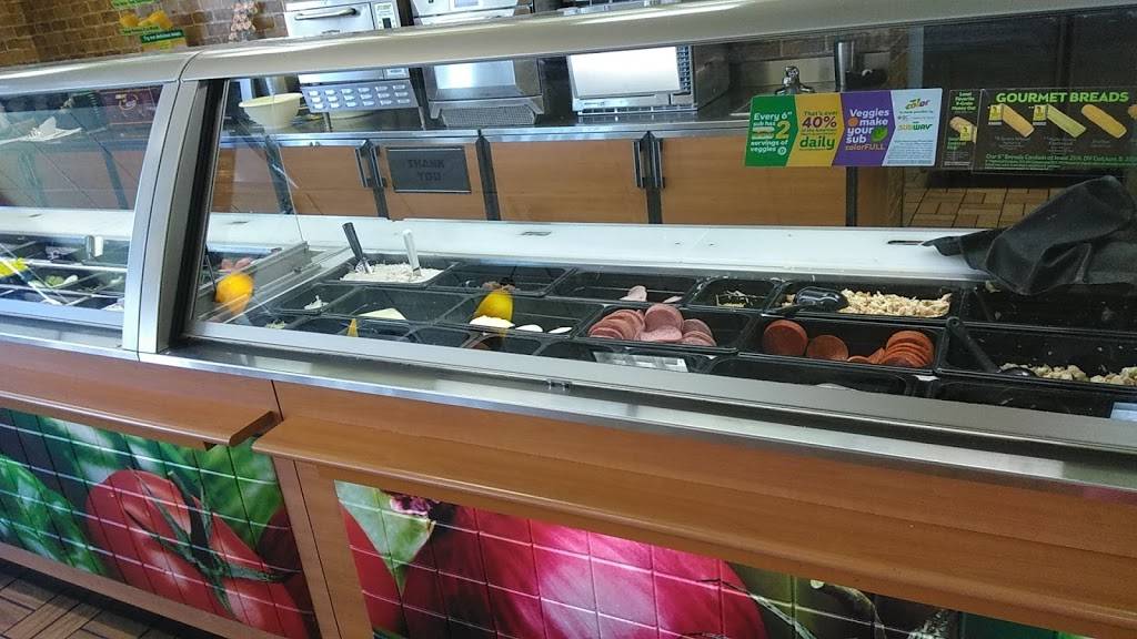 Subway Restaurants | restaurant | 292 NW 42nd Ave, Miami, FL 33126, USA | 3054428328 OR +1 305-442-8328