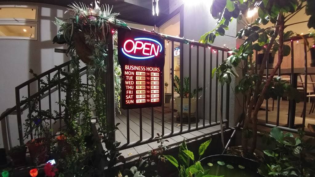 Siam Garden Cafe Thai Food | restaurant | 3196 Waialae Ave, Honolulu, HI 96816, USA | 8087375948 OR +1 808-737-5948