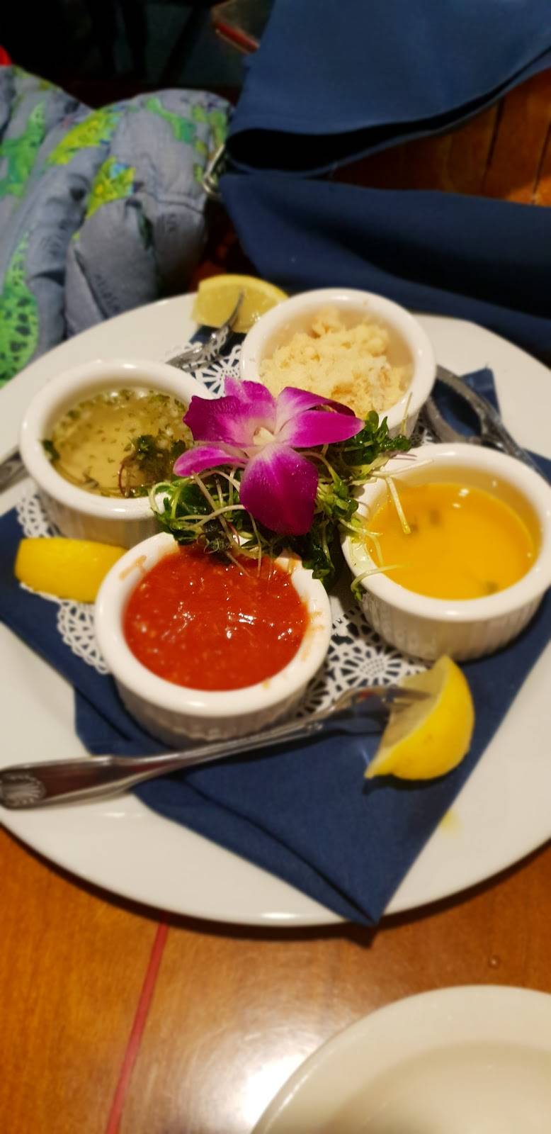 The Harbor Restaurant | restaurant | 210 Stearns Wharf, Santa Barbara, CA 93101, USA | 8059633311 OR +1 805-963-3311