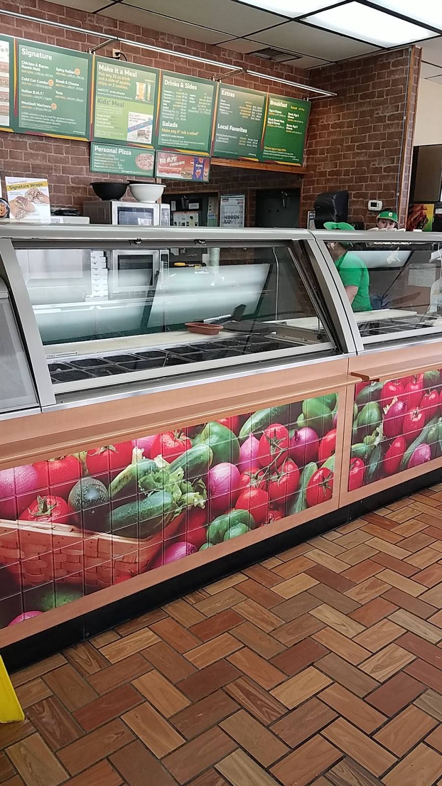 Subway | restaurant | 420 W 4th St, Ceredo, WV 25507, USA | 3044533731 OR +1 304-453-3731