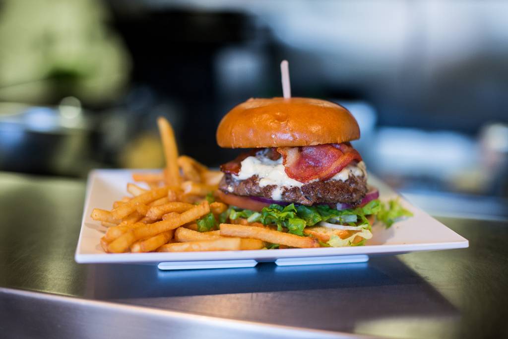 Tys Burger House | restaurant | 515 Mission Ave, Oceanside, CA 92054, USA | 7607575890 OR +1 760-757-5890