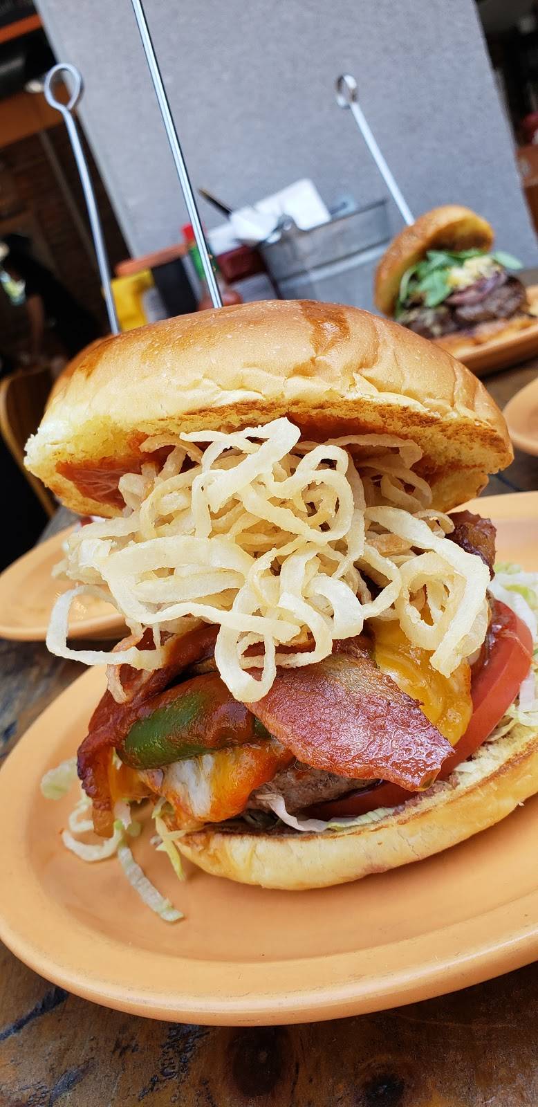 Burger Club | restaurant | 32-02 30th Ave, Astoria, NY 11102, USA | 7187777788 OR +1 718-777-7788