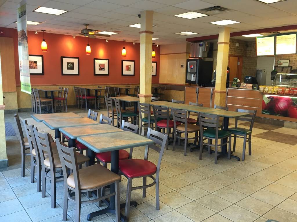 Subway | restaurant | 5260 Rue Sherbrooke Ouest, Montréal, QC H4A 1T9, Canada | 5144852000 OR +1 514-485-2000