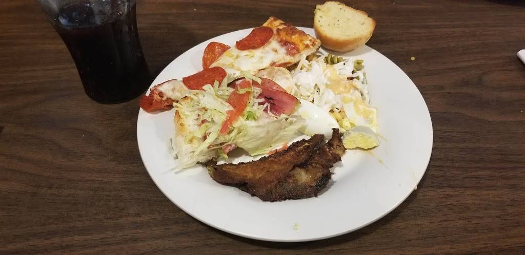 Julianos Restaurant & Catering | restaurant | 5476 Steubenville Pike, McKees Rocks, PA 15136, United States | 4127872959 OR +1 412-787-2959