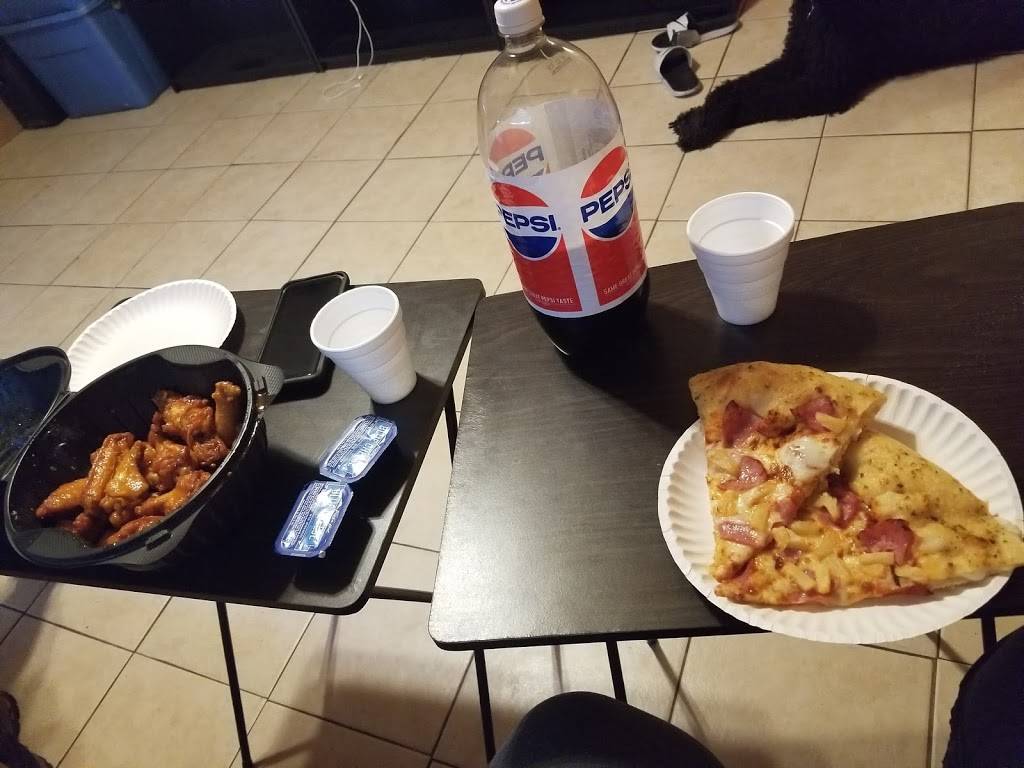 Pizza Hut | restaurant | 915 N Temple Ave, Starke, FL 32091, USA | 9049648700 OR +1 904-964-8700