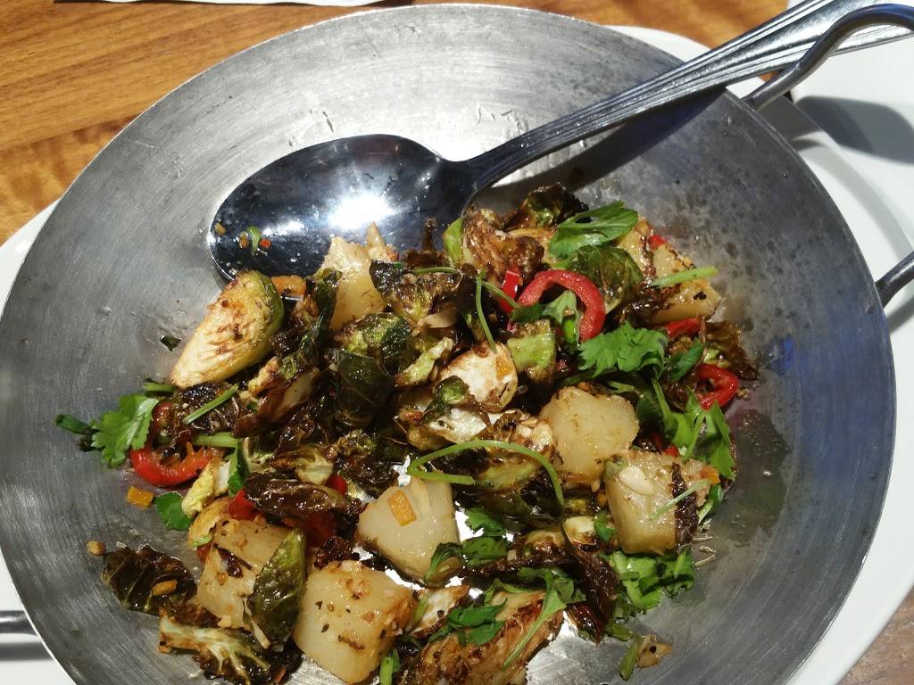 P.F. Changs | restaurant | 15151 Potomac Town Pl, Woodbridge, VA 22191, USA | 7039861133 OR +1 703-986-1133