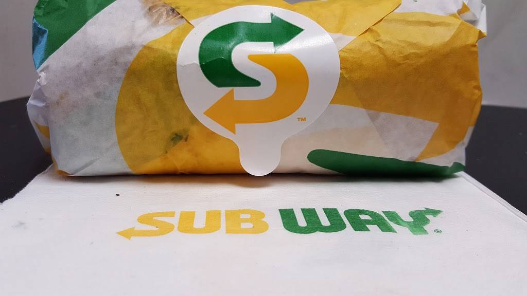 Subway | restaurant | South Park Business Center, 4530 NC-87, Sanford, NC 27330, USA | 9194980014 OR +1 919-498-0014