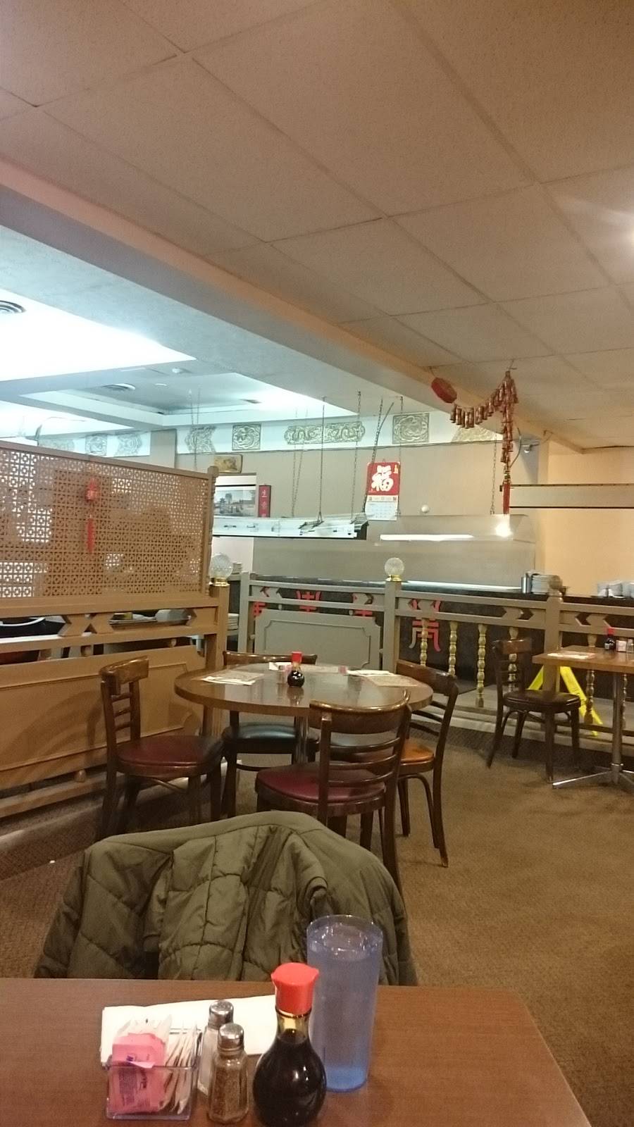 Lucky In Restaurant & Tavern | restaurant | 317 Grand Ave W, Chatham, ON N7L 1C3, Canada | 5193547470 OR +1 519-354-7470