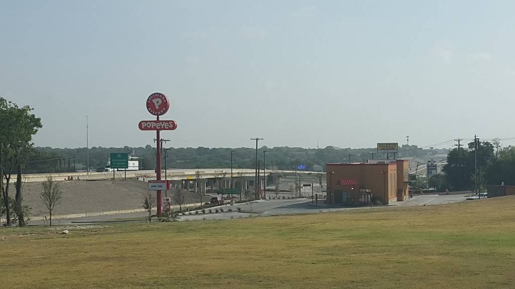 Popeyes Louisiana Kitchen | restaurant | 1901 S Main St, Duncanville, TX 75137, USA | 4696077500 OR +1 469-607-7500