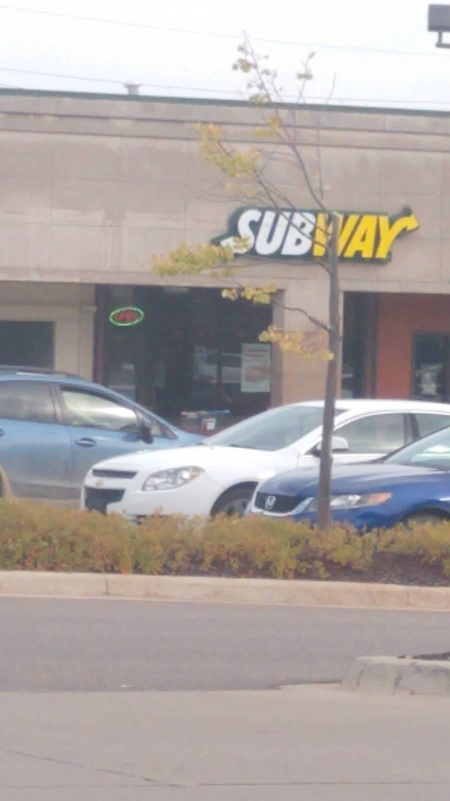 Subway | restaurant | 580 Highland Ave, Milford, MI 48381, USA | 2485364765 OR +1 248-536-4765