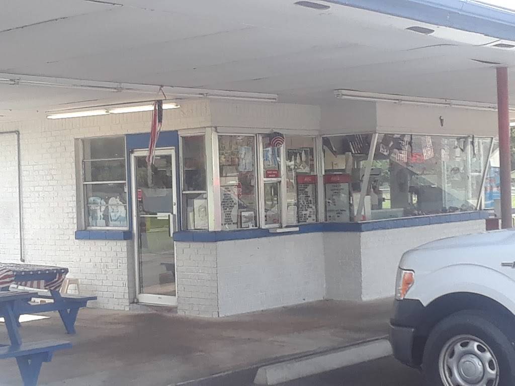 Powells Dairy Freeze | restaurant | 1212 N Temple Ave, Starke, FL 32091, USA | 9049646567 OR +1 904-964-6567