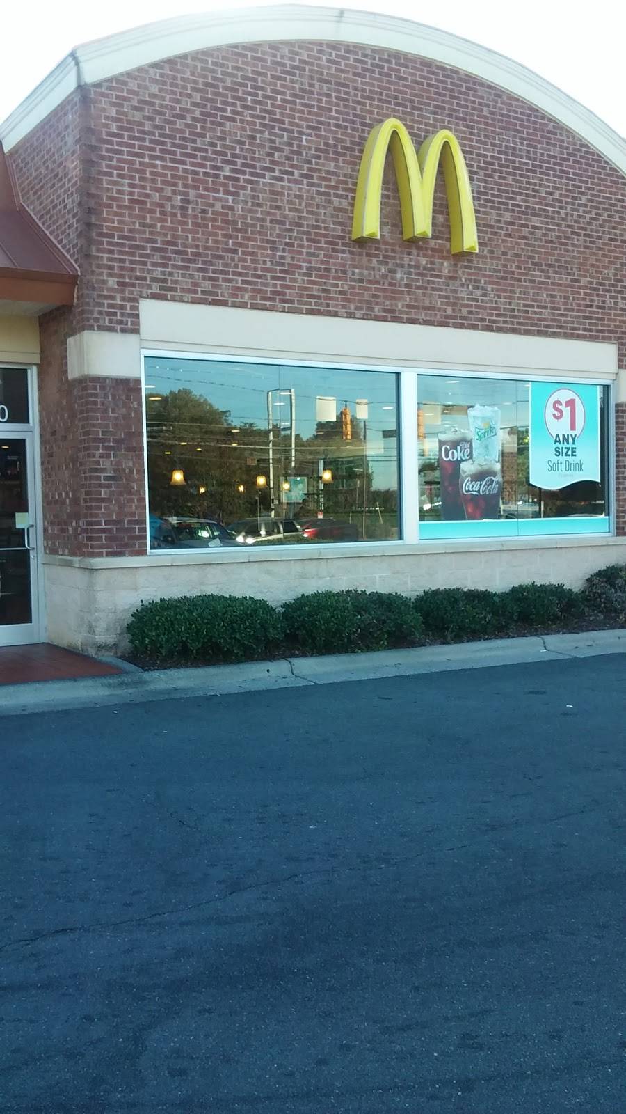 McDonalds | cafe | 2900 Reynolda Rd, Winston-Salem, NC 27106, USA | 3367231396 OR +1 336-723-1396