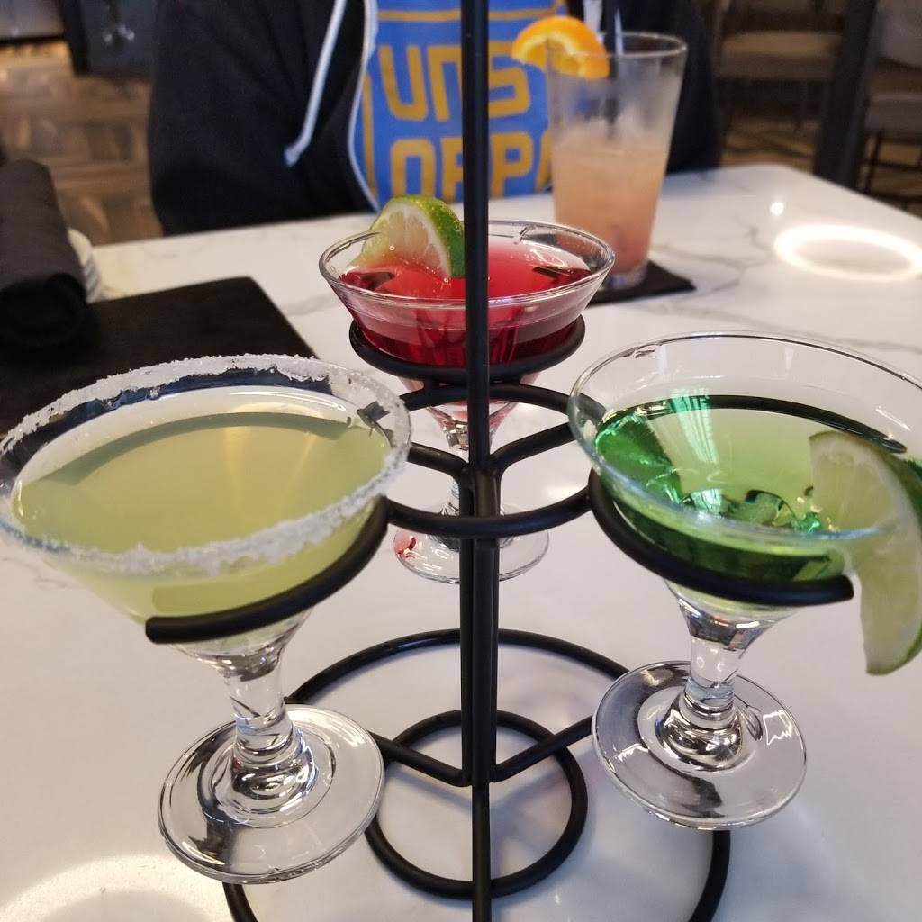 Aire craft grill | restaurant | 3 Appletree Square, Bloomington, MN 55425, USA | 9528768688 OR +1 952-876-8688