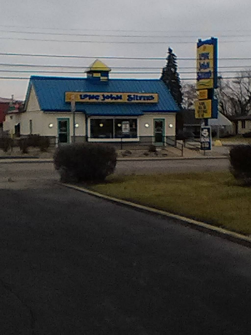 Long John Silvers | restaurant | 225 W 30th St, Connersville, IN 47331, USA | 7658259222 OR +1 765-825-9222