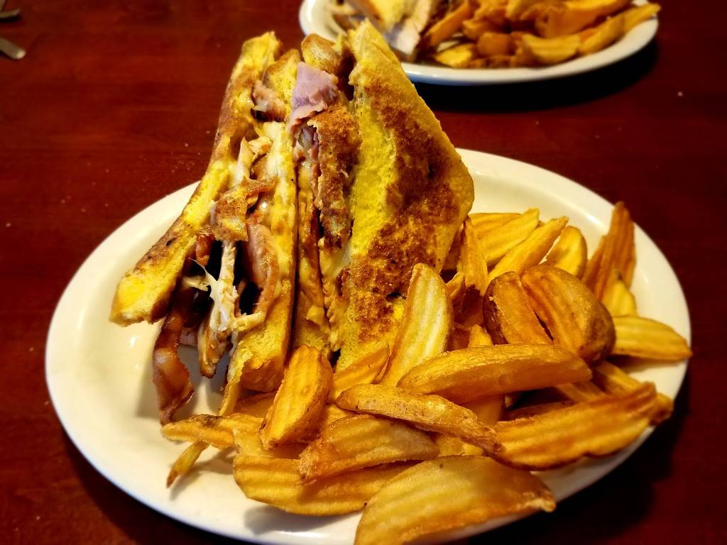 Country Table | restaurant | 714 W Chicago Rd, White Pigeon, MI 49099, USA | 2694839567 OR +1 269-483-9567