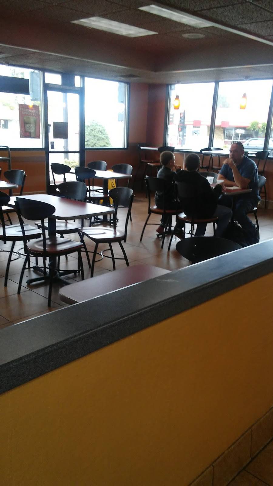 Jack in the Box | restaurant | 1624 J St, Modesto, CA 95354, USA | 2095269966 OR +1 209-526-9966