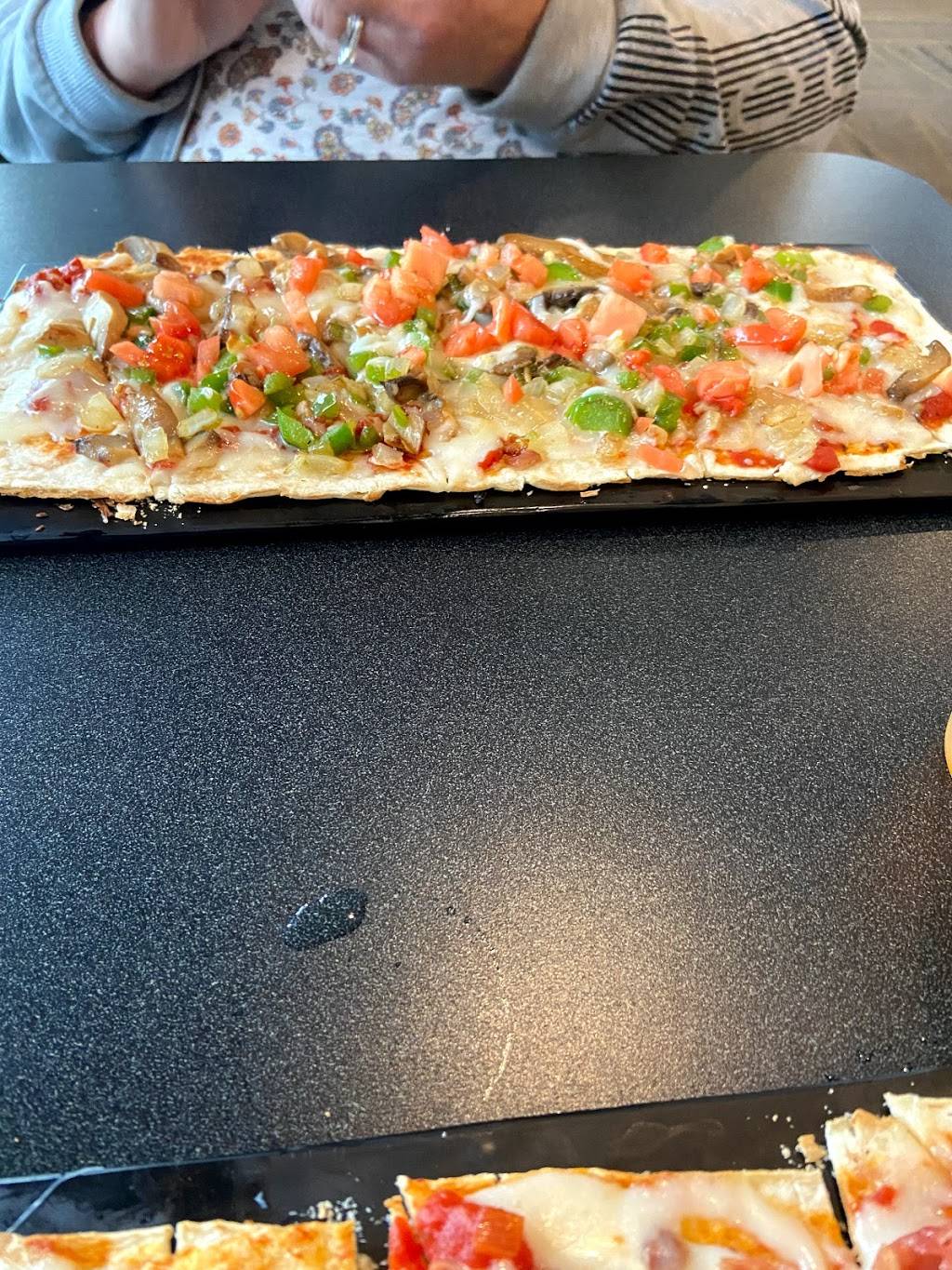 Hill City Pub | restaurant | 4017 Wards Rd, Lynchburg, VA 24502, USA | 4345829001 OR +1 434-582-9001