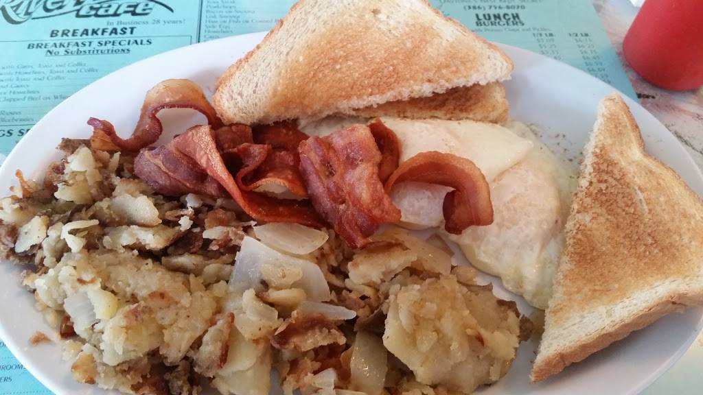 Pats Riverfront Cafe | restaurant | 3300 S Peninsula Dr, Port Orange, FL 32127, USA | 3867568070 OR +1 386-756-8070