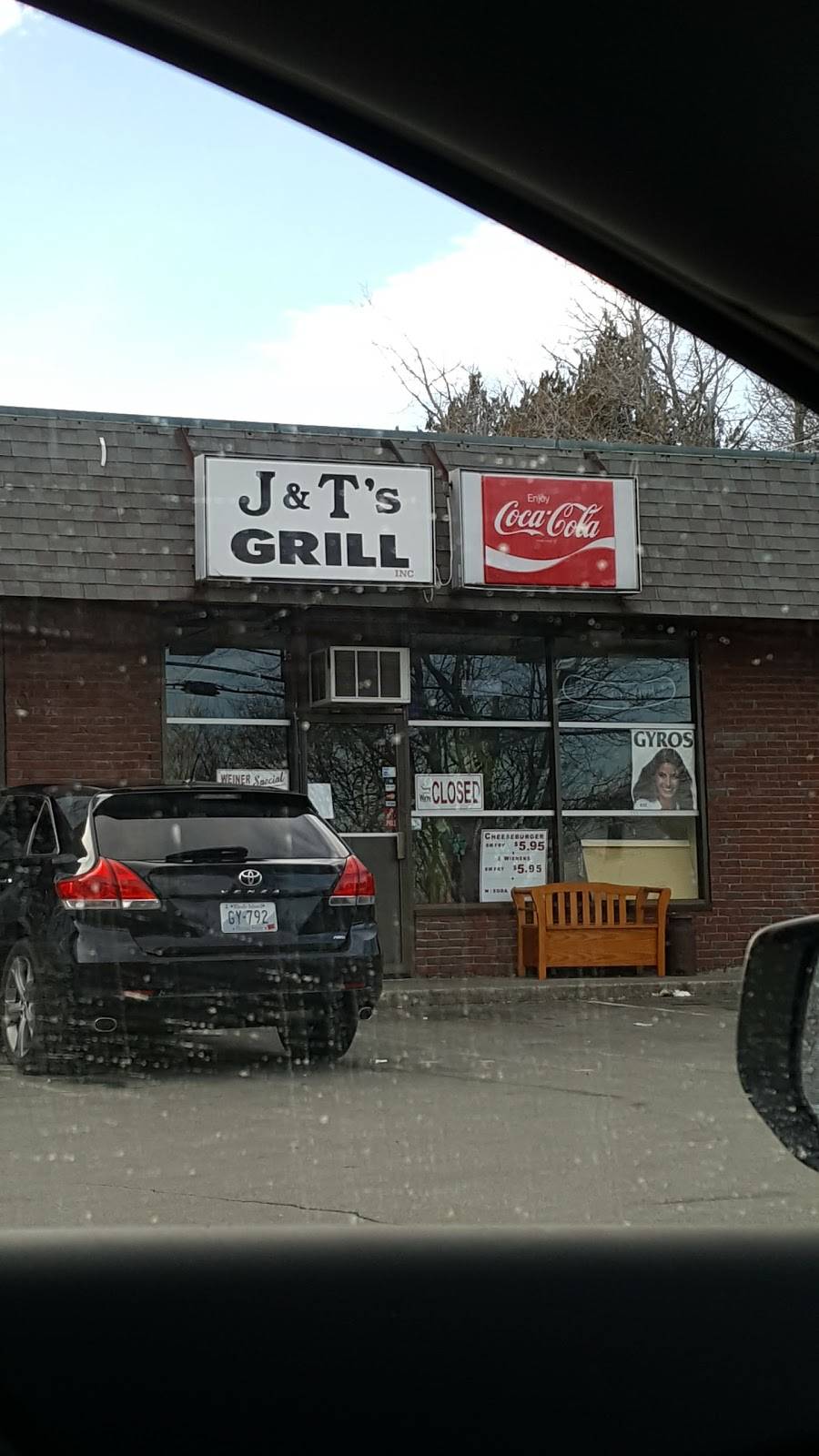 J & Ts | restaurant | 98 George Waterman Rd, Johnston, RI 02919, USA | 4012339665 OR +1 401-233-9665