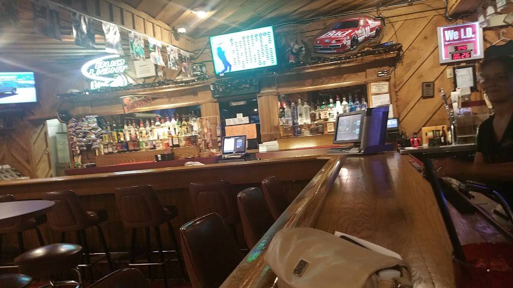 River road tavern | restaurant | 1556 N River Rd NE, Warren, OH 44483, USA | 3304695931 OR +1 330-469-5931