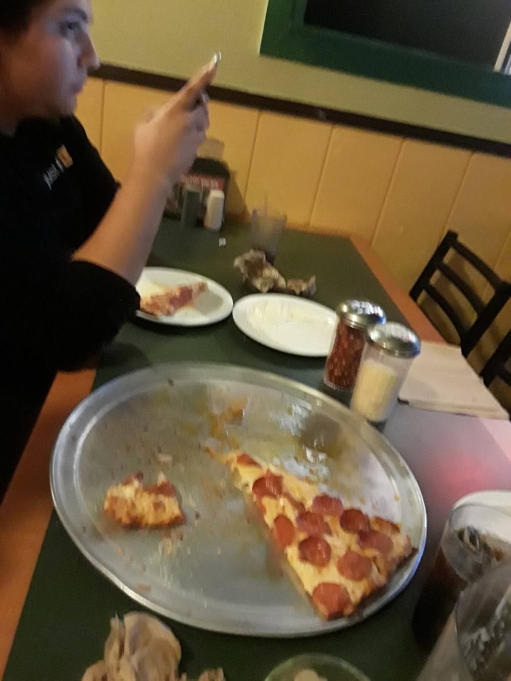 Round Table Pizza | meal delivery | 1212 17th St, Santa Ana, CA 92701, USA | 7145426111 OR +1 714-542-6111