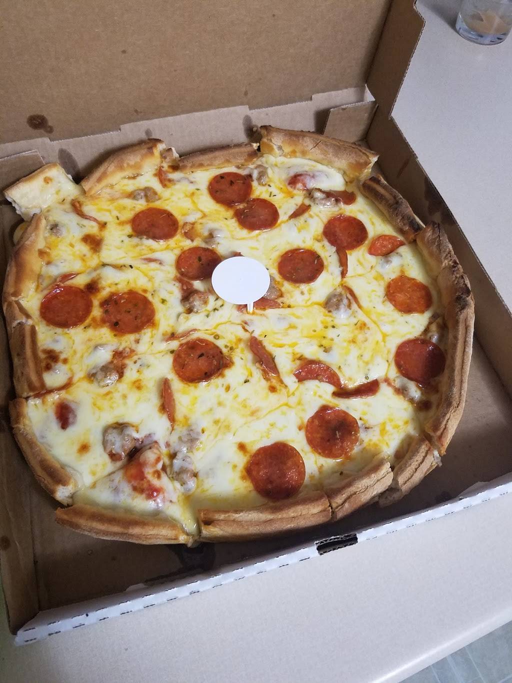 Vinnys Pizza and Wings | restaurant | 221 W Lincoln Hwy, DeKalb, IL 60115, USA | 8157876200 OR +1 815-787-6200