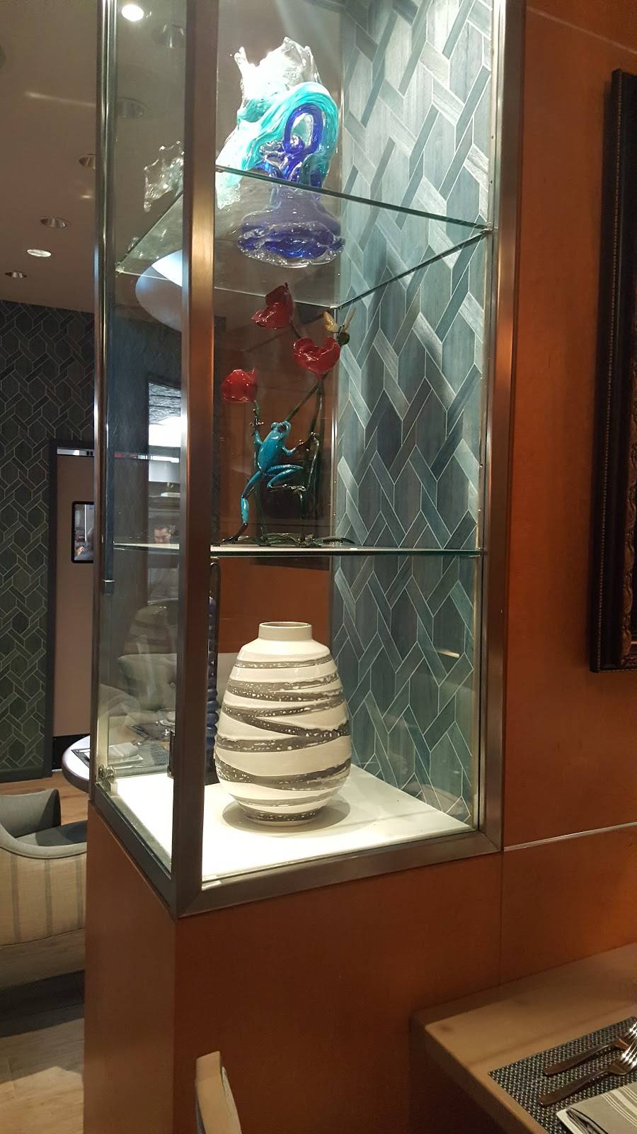 Catch 19 | restaurant | 19 Broad St, Red Bank, NJ 07701, USA | 7322688543 OR +1 732-268-8543