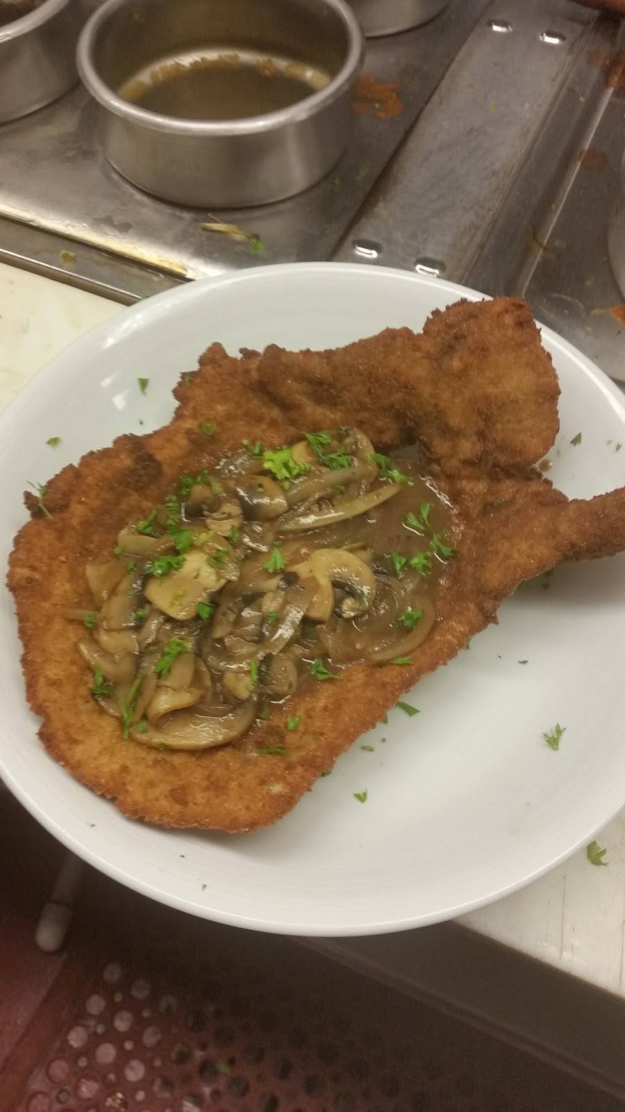 Anthonys At Paxon | restaurant | 850 Paxon Hollow Rd, Broomall, PA 19008, USA | 6103530220 OR +1 610-353-0220