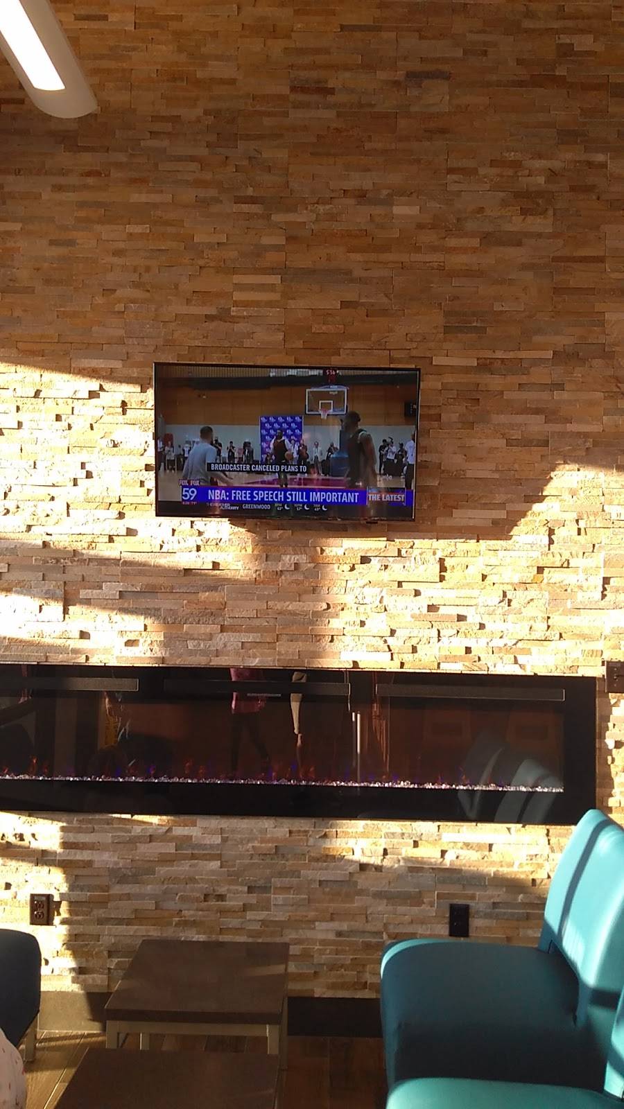 Wendys | restaurant | 1501 Chatham Commons Blvd, Westfield, IN 46074, USA | 3178043657 OR +1 317-804-3657