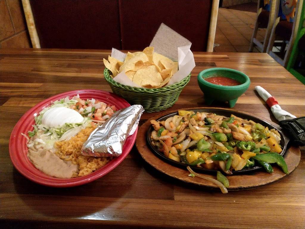 El Rancherito | restaurant | 4303 Broadway St, Mt Vernon, IL 62864, USA | 6182446121 OR +1 618-244-6121