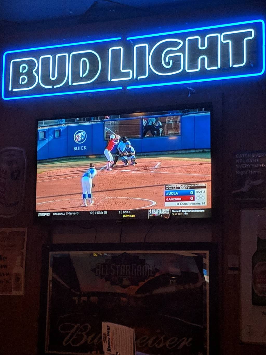 Famous Sams Sports Bar #11 | restaurant | 3010 W Valencia Rd, Tucson, AZ 85746, USA | 5208838888 OR +1 520-883-8888