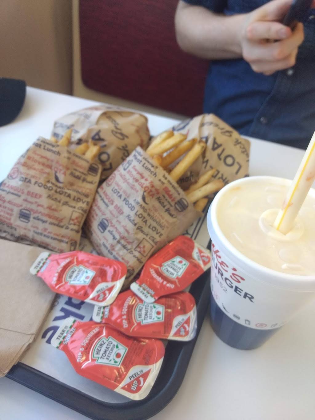 Blakes Lotaburger | restaurant | 1300 S Valley Dr, Las Cruces, NM 88005, USA | 5755231849 OR +1 575-523-1849