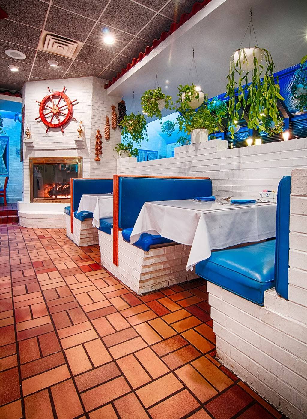 Mykonos Greek Restaurant | restaurant | 8660 W Golf Rd, Niles, IL 60714, USA | 8472966777 OR +1 847-296-6777