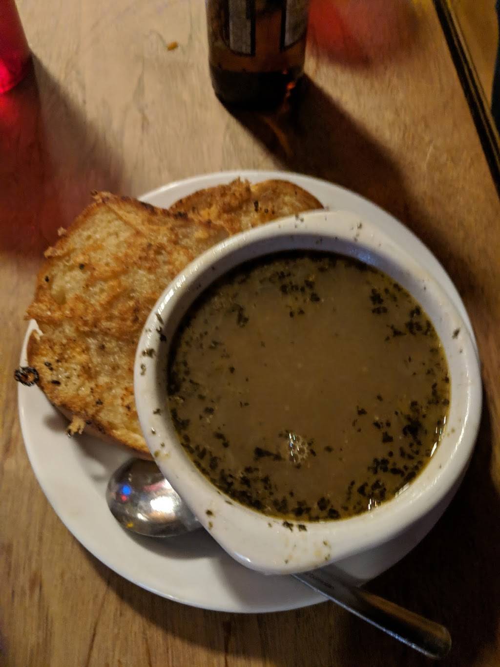 Grizzlys Pub & Grub | restaurant | 8331 Grizzly Flat Rd, Somerset, CA 95684, USA | 5303032136 OR +1 530-303-2136