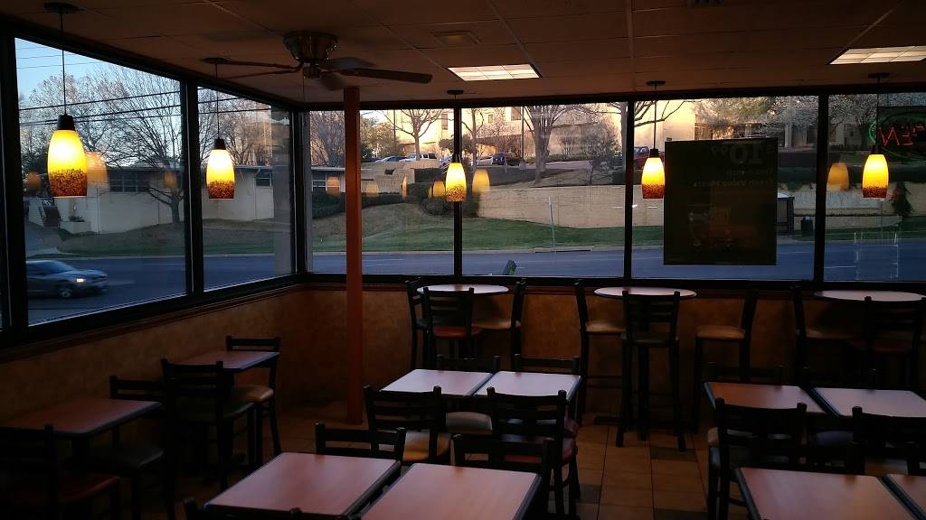 Subway | restaurant | 613 S Beckham Ave, Tyler, TX 75701, USA | 9035922300 OR +1 903-592-2300