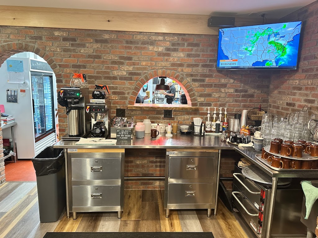 The Brick & Grills | restaurant | 209 Main St, Ashaway, RI 02804, USA | 4013772230 OR +1 401-377-2230