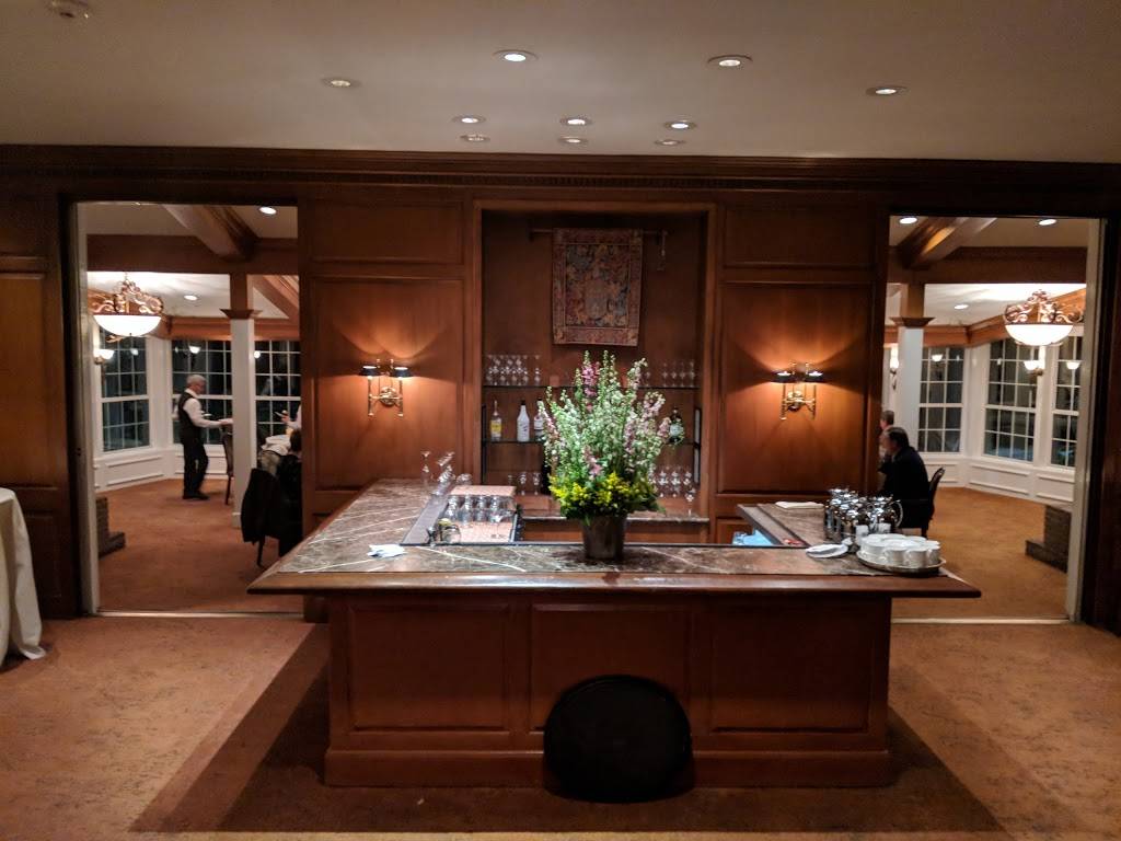 The Manor House | restaurant | 111 N Post Oak Ln, Houston, TX 77024, USA | 7136856840 OR +1 713-685-6840