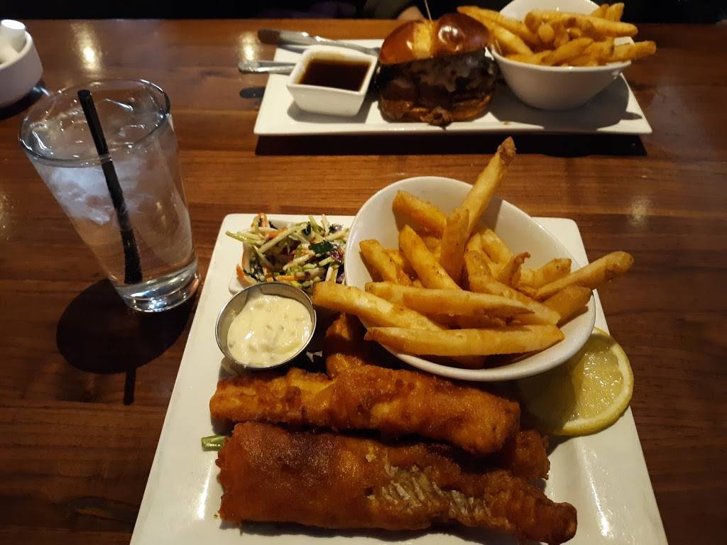 The Black Label Tavern | restaurant | 34110 Plymouth Rd, Livonia, MI 48150, USA | 7344692400 OR +1 734-469-2400