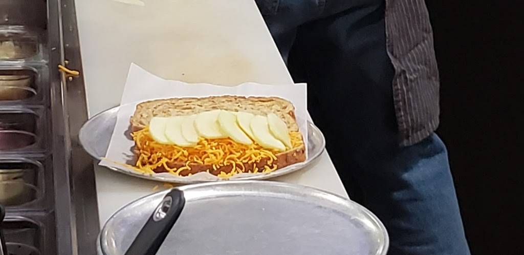 The Grilled Cheese Effect | restaurant | 27-31 Mechanic St, Paris, ON N3L 1K2, Canada | 5197208091 OR +1 519-720-8091