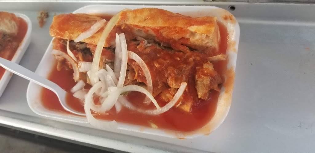 Tortas ahogadas los primos | restaurant | 2856, 2301 W 5th St, Santa Ana, CA 92703, USA | 7144885609 OR +1 714-488-5609