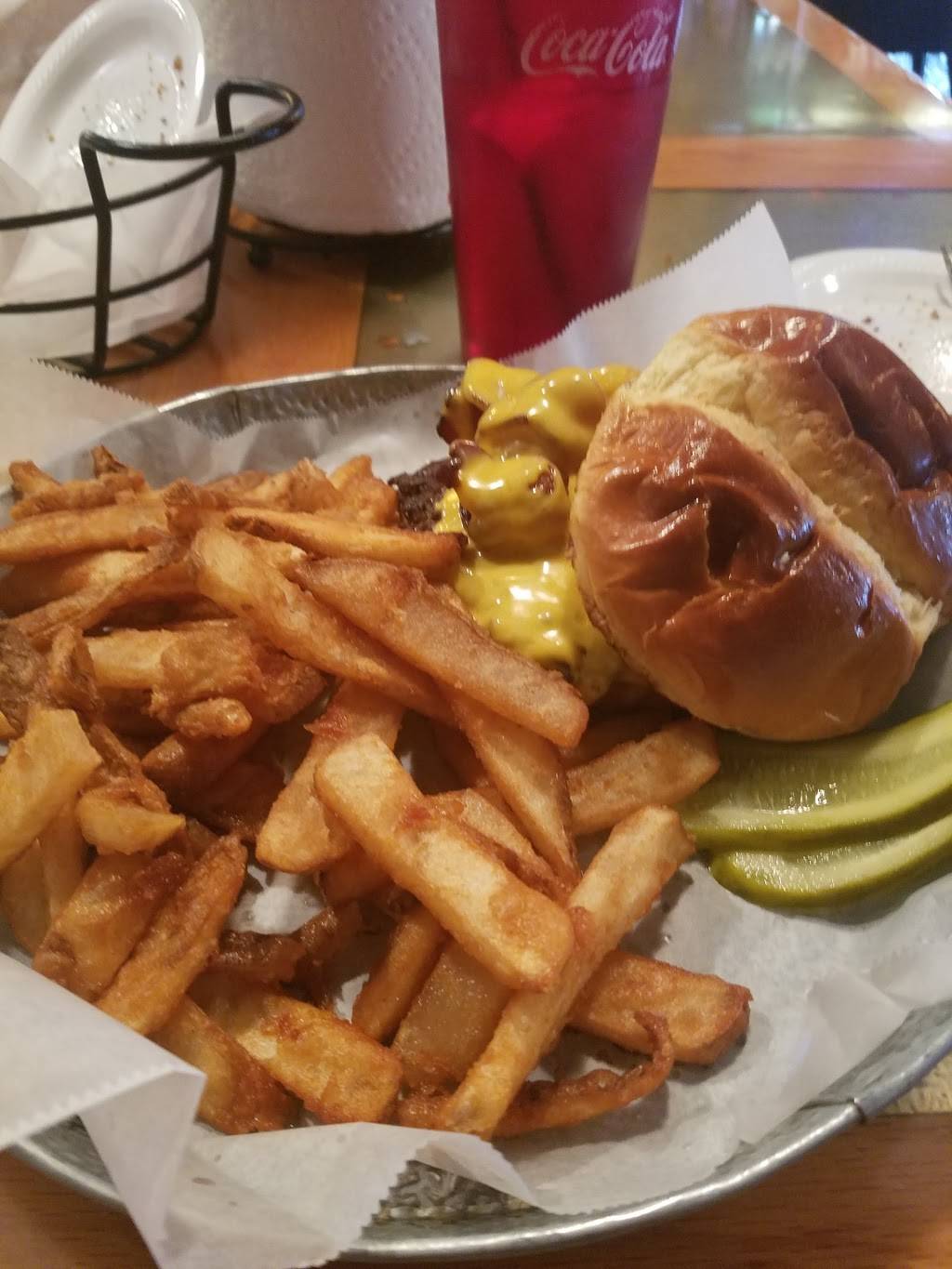 Billys Tap | night club | 172 E Elm St, Canton, IL 61520, USA | 3096479639 OR +1 309-647-9639