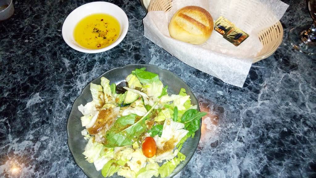 Michaels Pasta In the Pan | restaurant | 395 River Rd, Agawam, MA 01001, USA | 4137891917 OR +1 413-789-1917