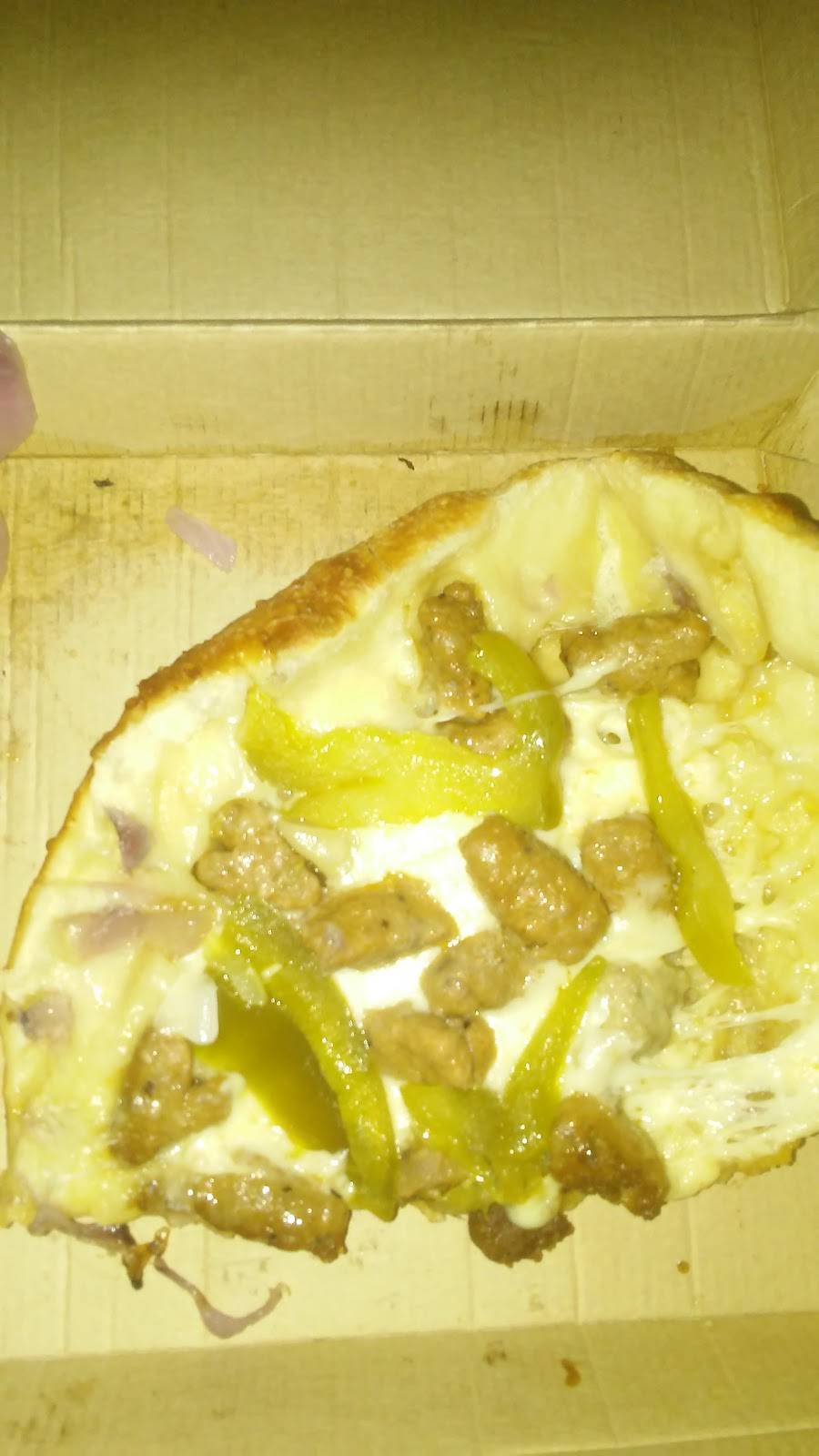 Pizza Hut | meal delivery | 240 Cumberland St, Bogalusa, LA 70427, USA | 9857351060 OR +1 985-735-1060