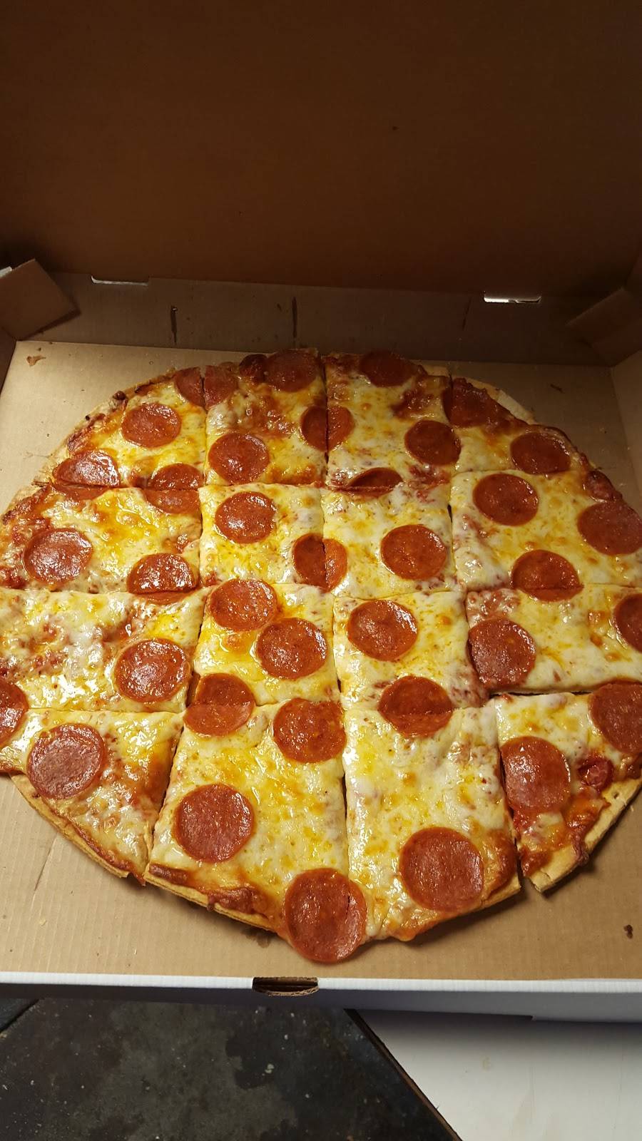 Mueths Tavern | restaurant | 2 N Main St, Smithton, IL 62285, USA | 6182778309 OR +1 618-277-8309