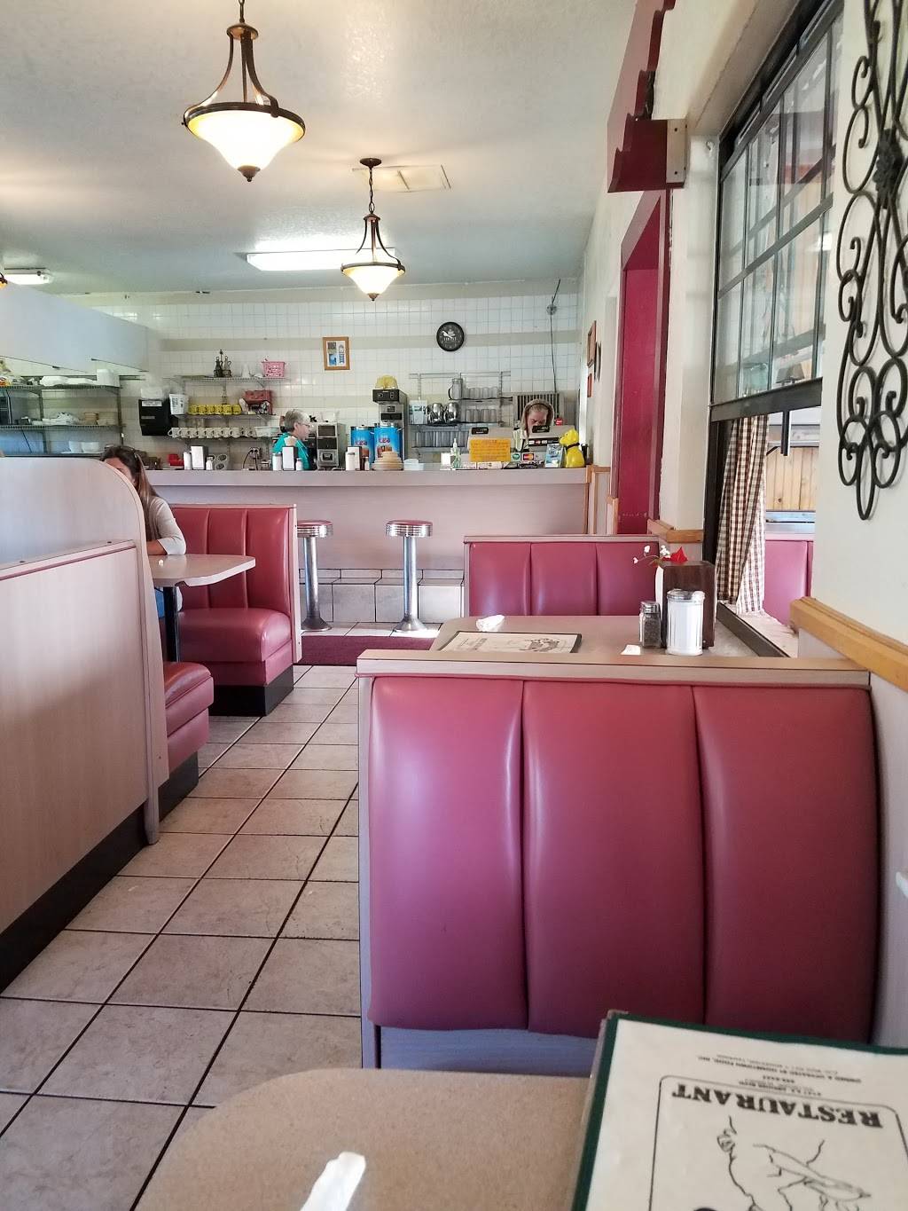 Aunt Fannies Restaurant | restaurant | 6147 SE Abshier Blvd, Belleview, FL 34420, USA | 3522455442 OR +1 352-245-5442